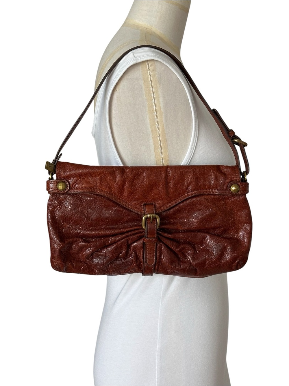 Kooba Women’s Olivia British Tan Glazed Leather Baguette Bag Y2K Shoulder Purse